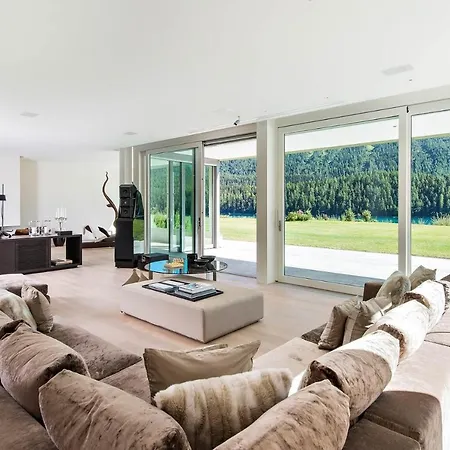 Ferienhaus Central With Picturesque Mountain & Lake Views